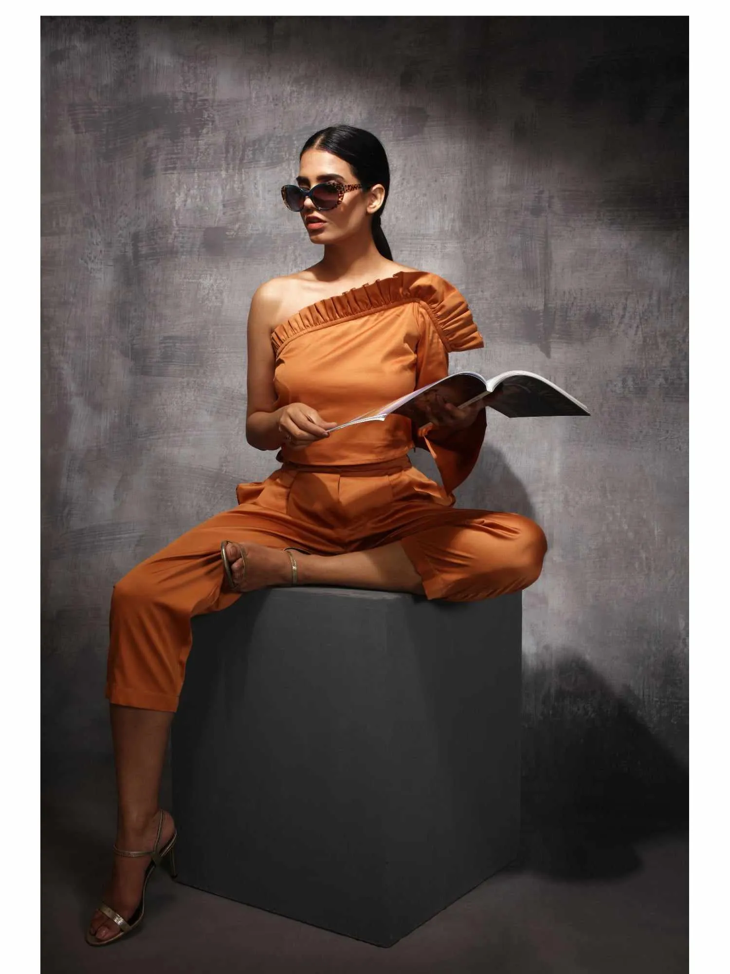Carrot Hue Pleated Waistline Crop Pants