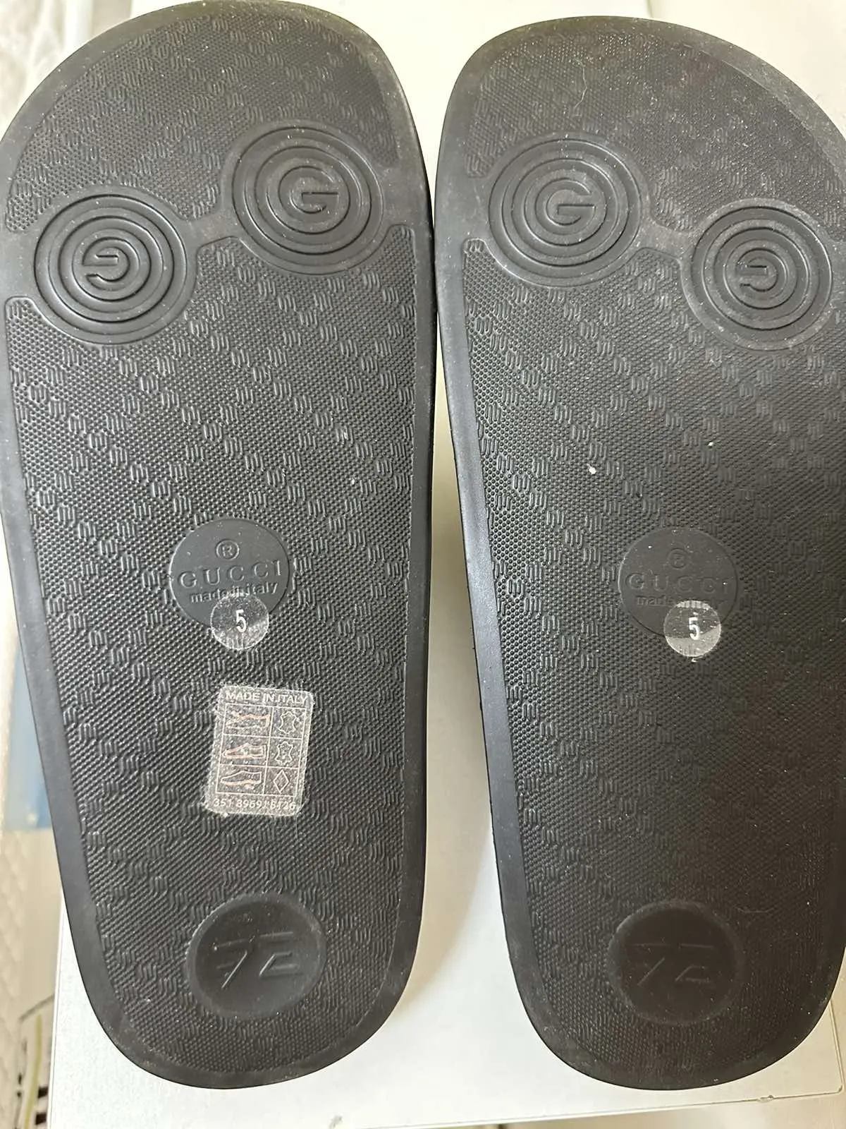 <b> GUCCI</b> <br>Microguccissima Slides 5M 39W