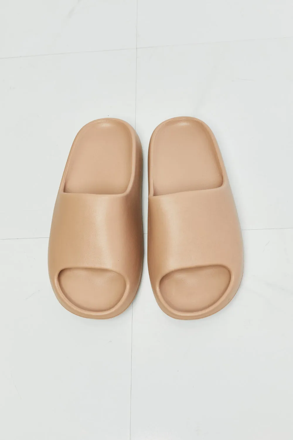 Slides in Beige