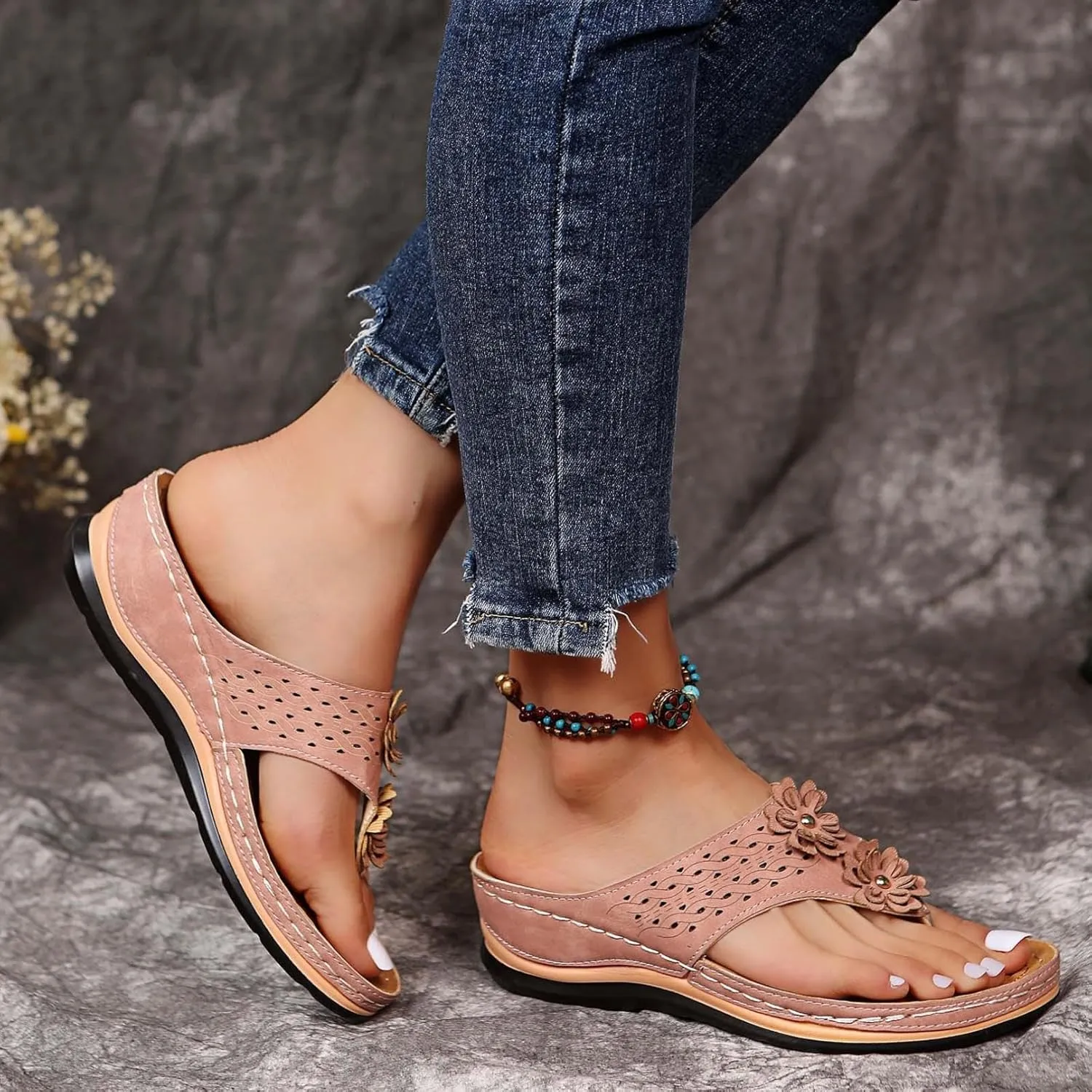 Women's Pearl Embellished Flip Flops Stylish Summer Beach Sandals for Casual Wear Arch Support Comfortable Orthopedic Sandals