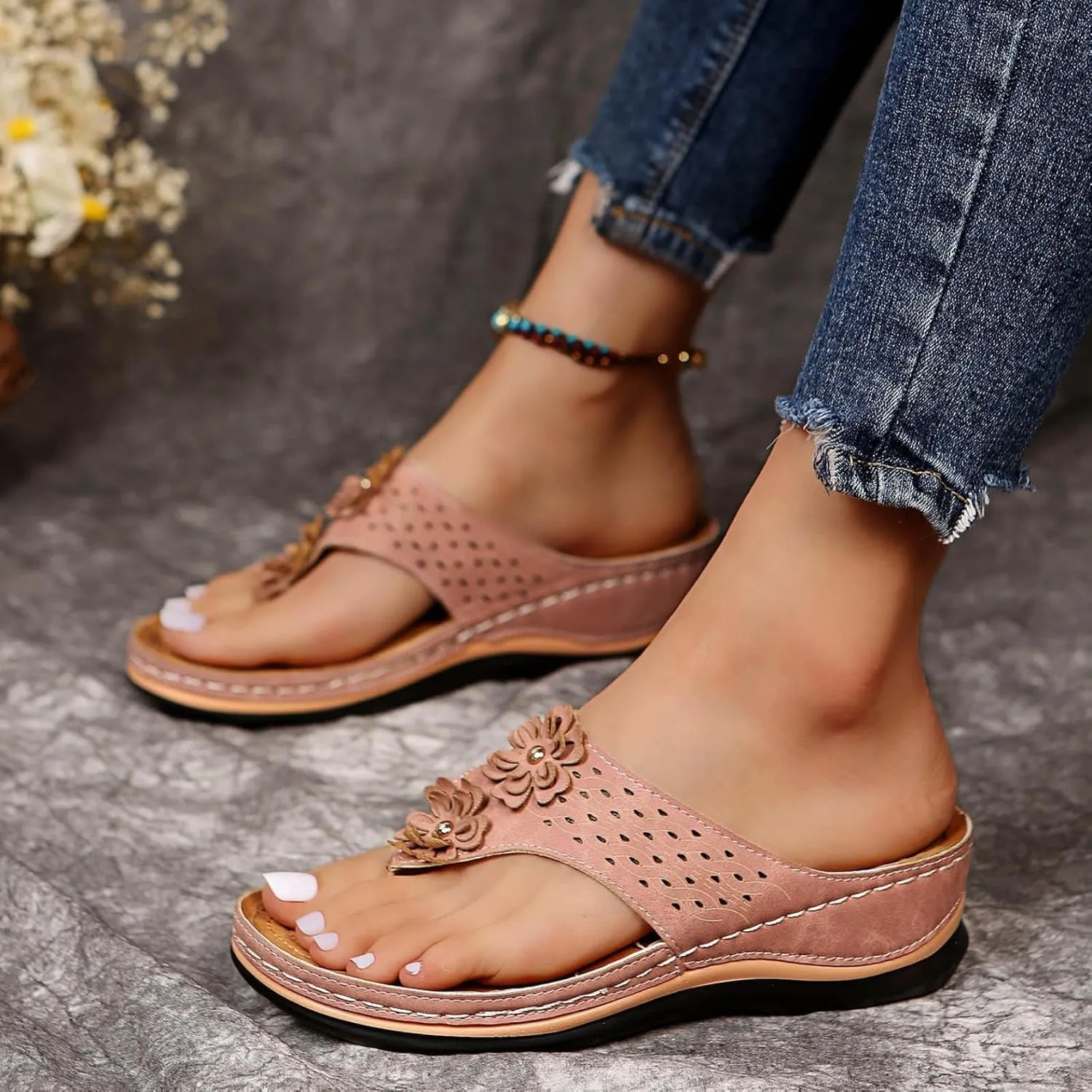 Women's Pearl Embellished Flip Flops Stylish Summer Beach Sandals for Casual Wear Arch Support Comfortable Orthopedic Sandals