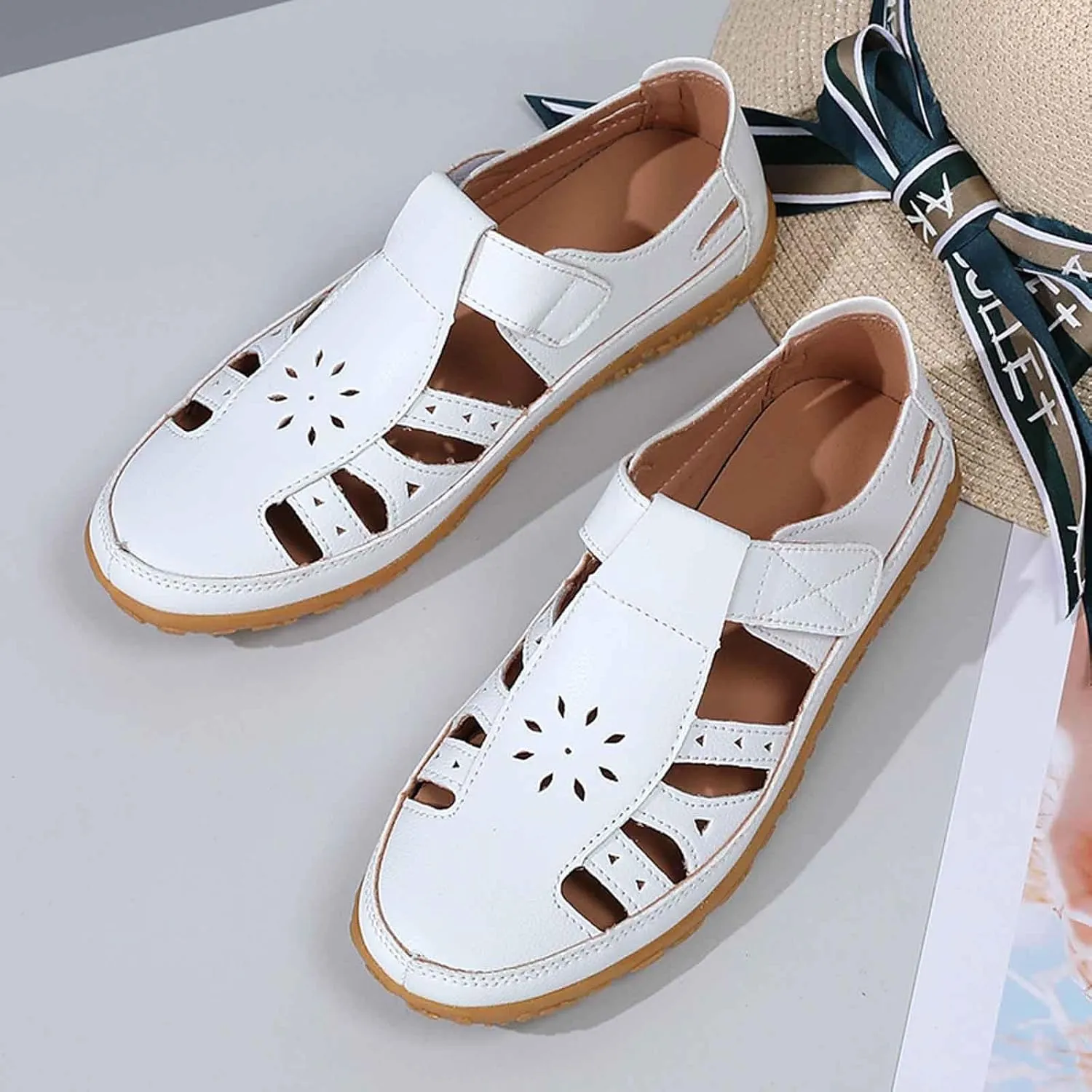 Women's Summer Sandals Breathable Perforated Casual Shoes Comfortable Flat Footbed Fashionable Closed Toe Beach Walking